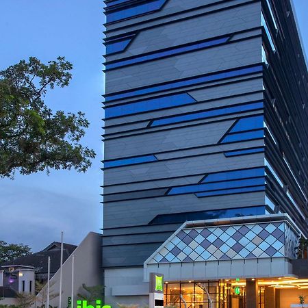 Ibis Styles Medan Pattimura Buitenkant foto