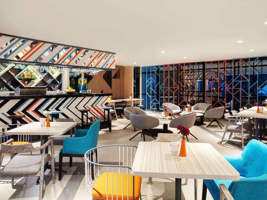 Ibis Styles Medan Pattimura Buitenkant foto
