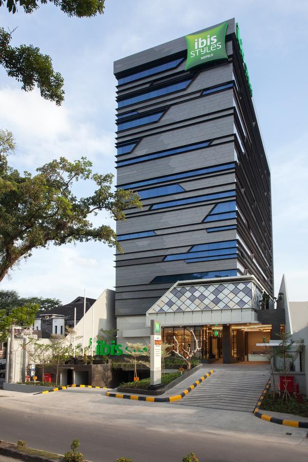 Ibis Styles Medan Pattimura Buitenkant foto
